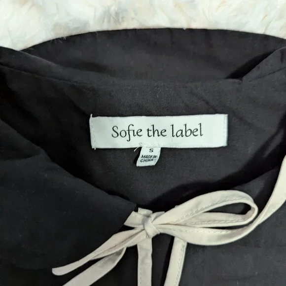 Sofie the Label black blouse with white ribbon bows - Picture 5 of 6